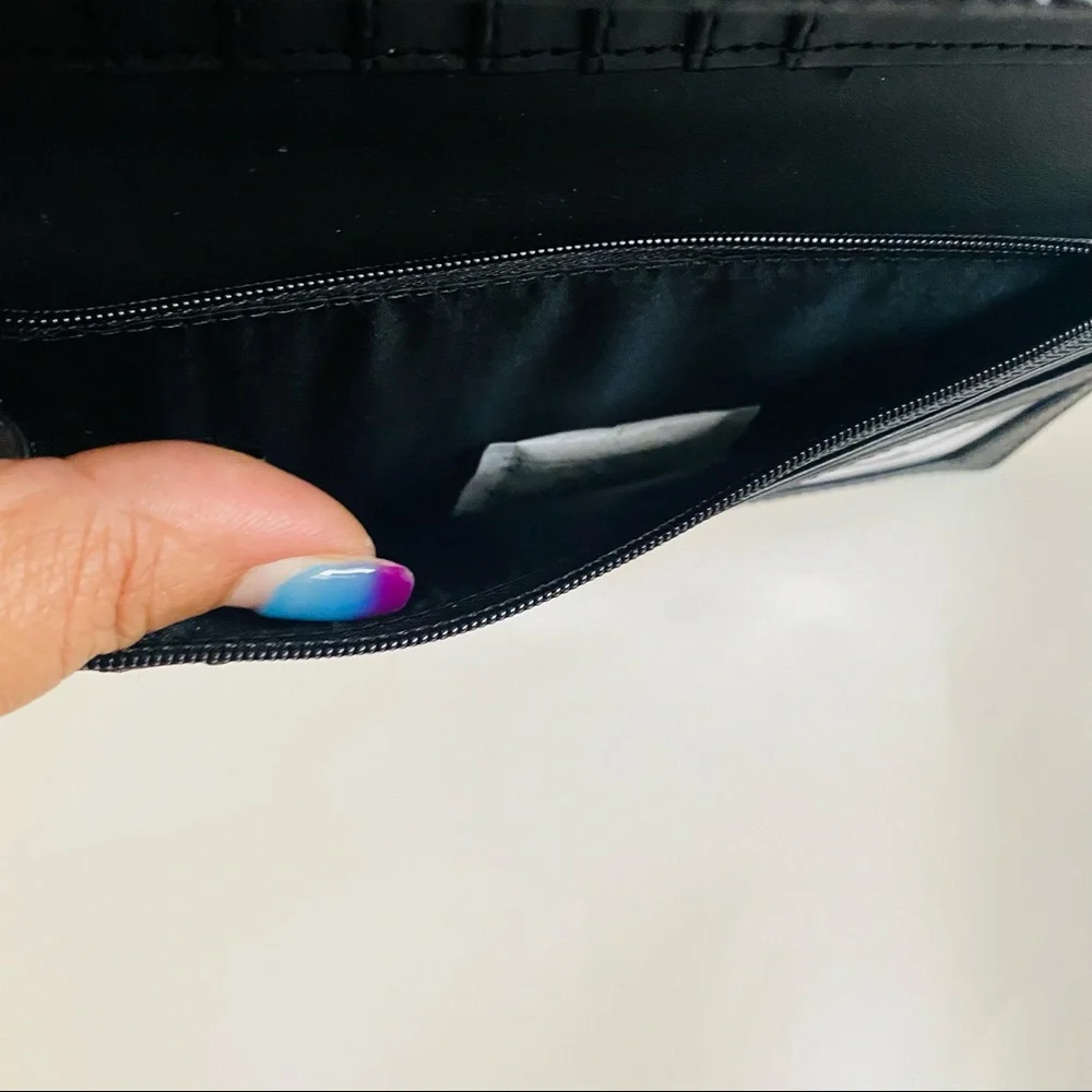 New women’s black Guess wallet - Picture 4 of 6